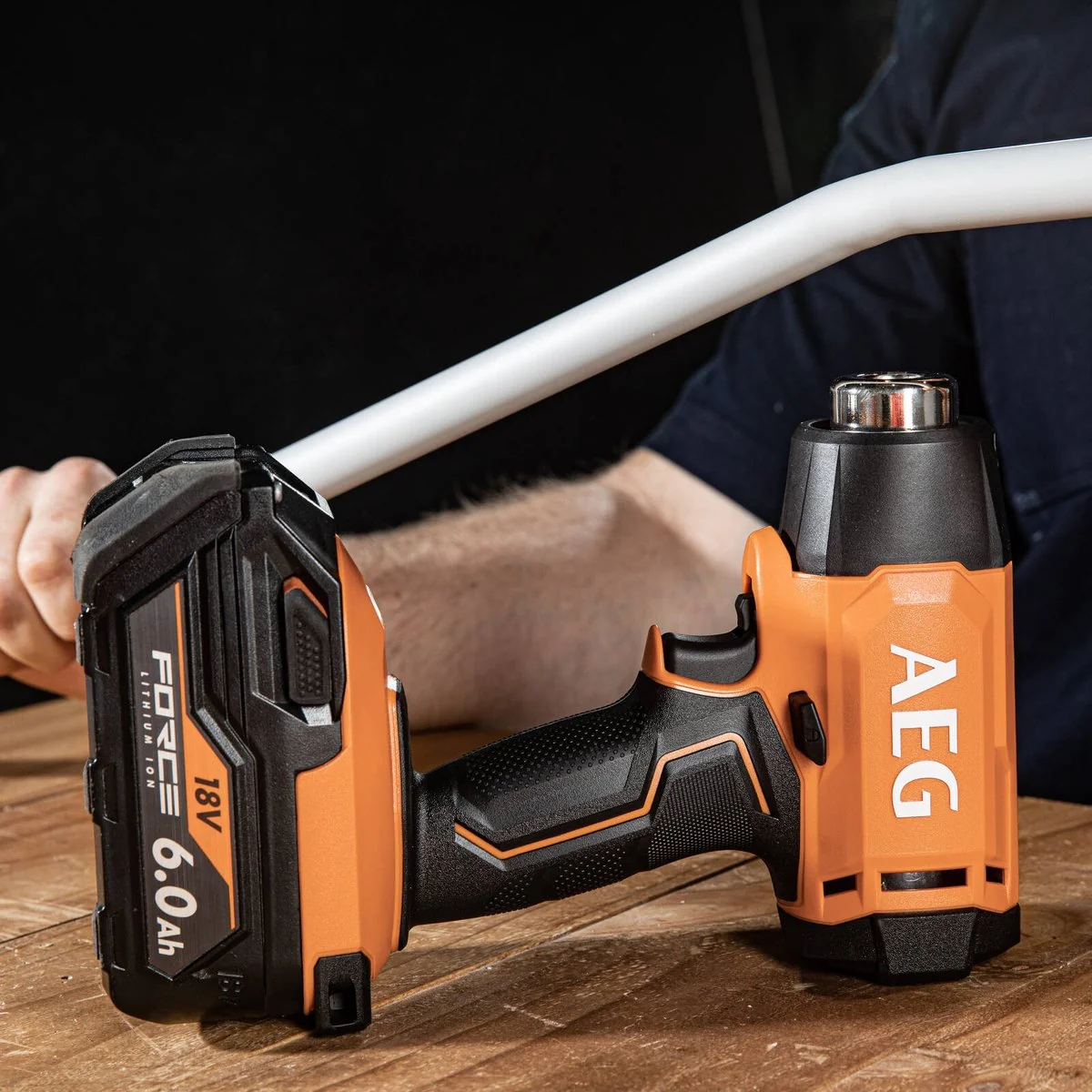 AEG 18V Heat Gun Skin Only - 482°C Maximum Temperature - Compact Design - Image 3