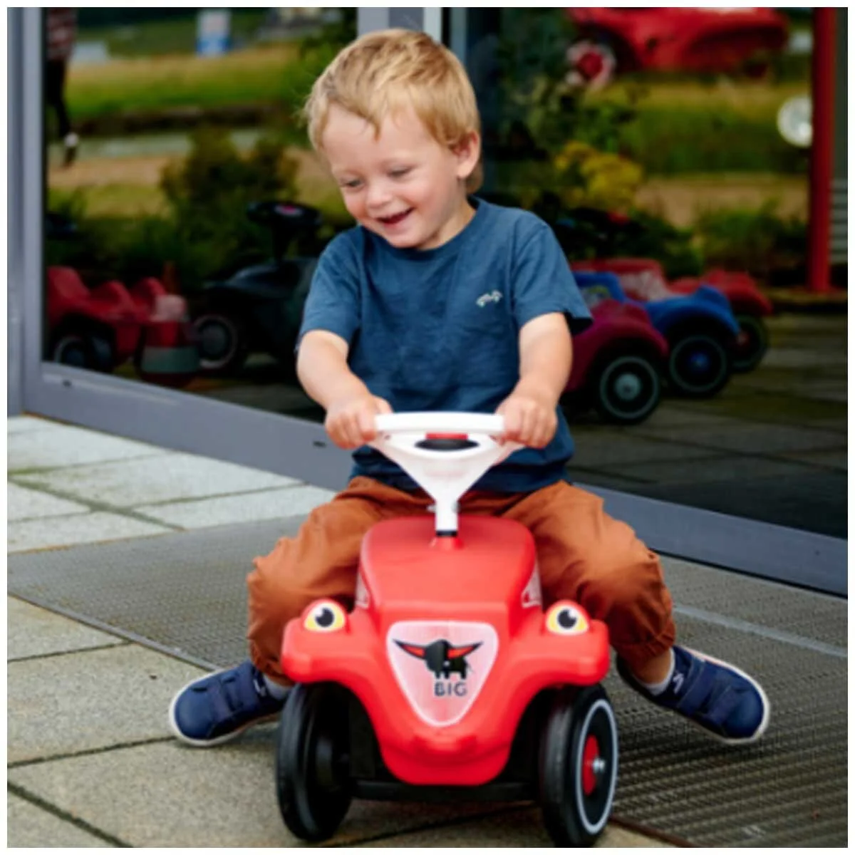 BIG Bobby Car Classic Kids Ride-On Plastic Red German Made - Image 4