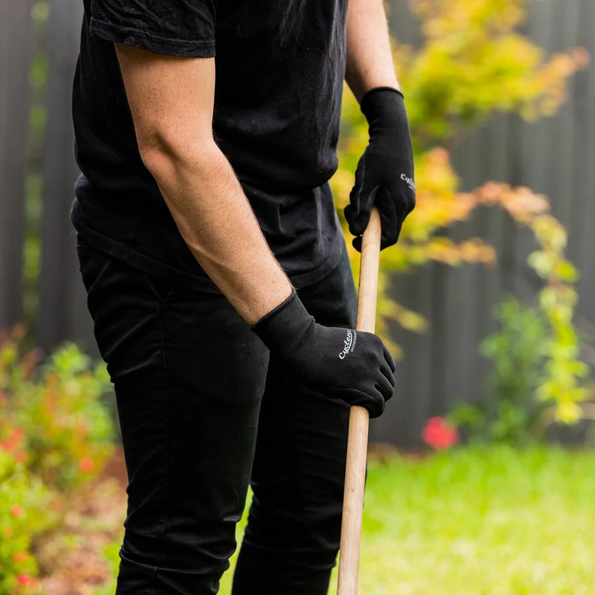 Cyclone Large Invisigrip Tough Gardening Gloves - Nitrile - Water Resistant - Anti-Slip Grip - 135mm x 315mm - Image 2