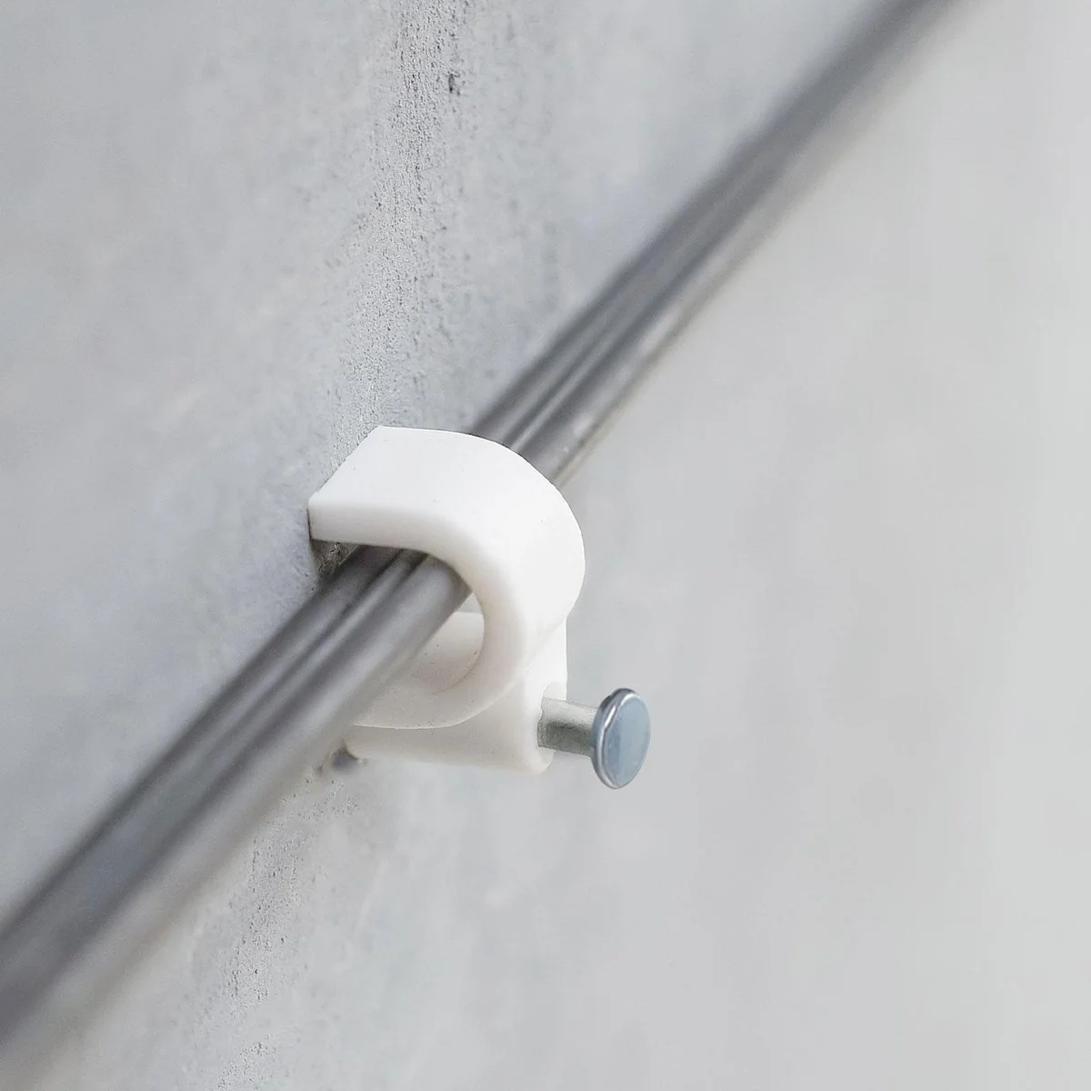 Deta 6mm White Round Cable Clips - 20 Pack - Coaxial & Data Cables - Image 3