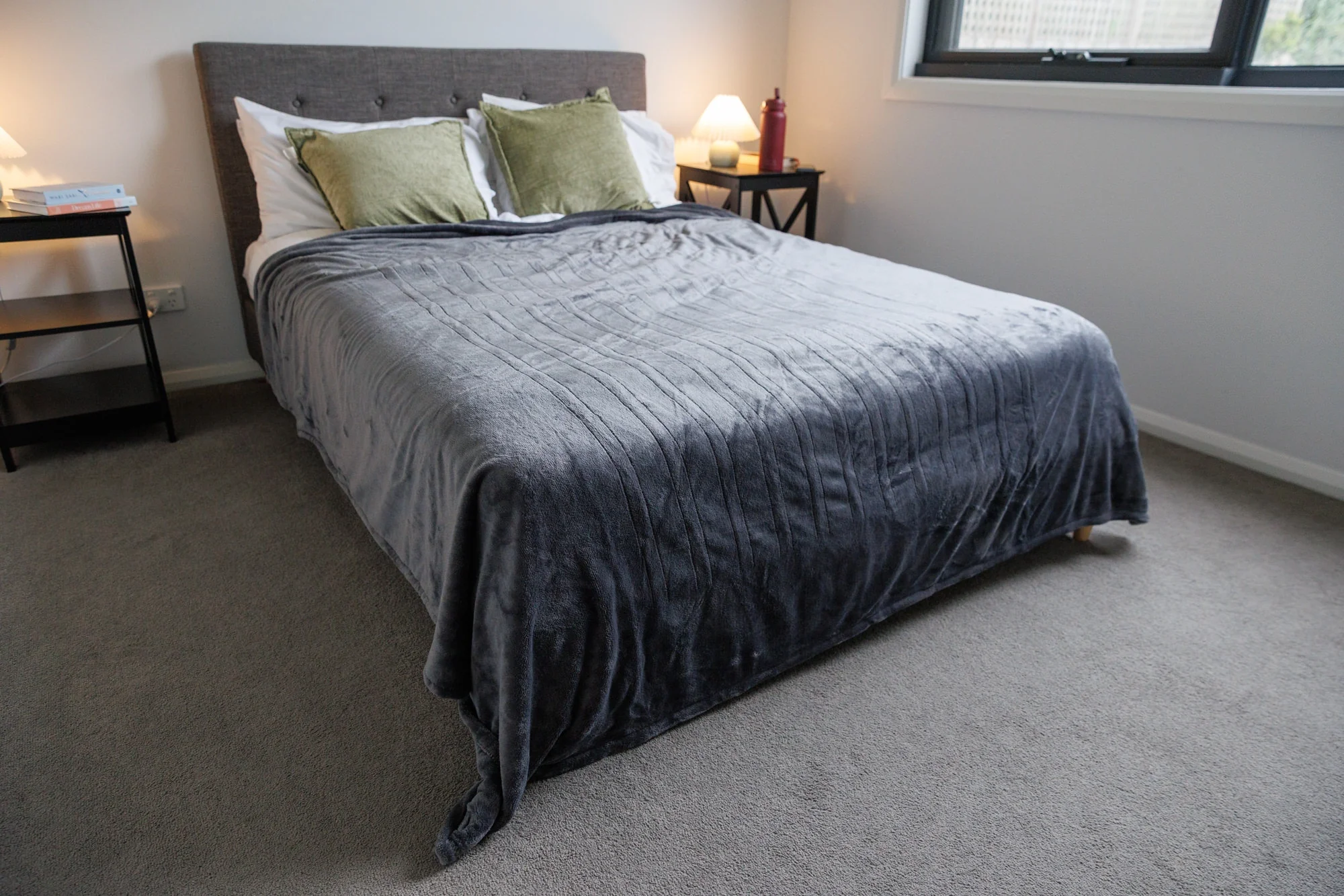 Kogan Washable Electric Heated Throw Blanket Charcoal 200 x 180cm - Image 5