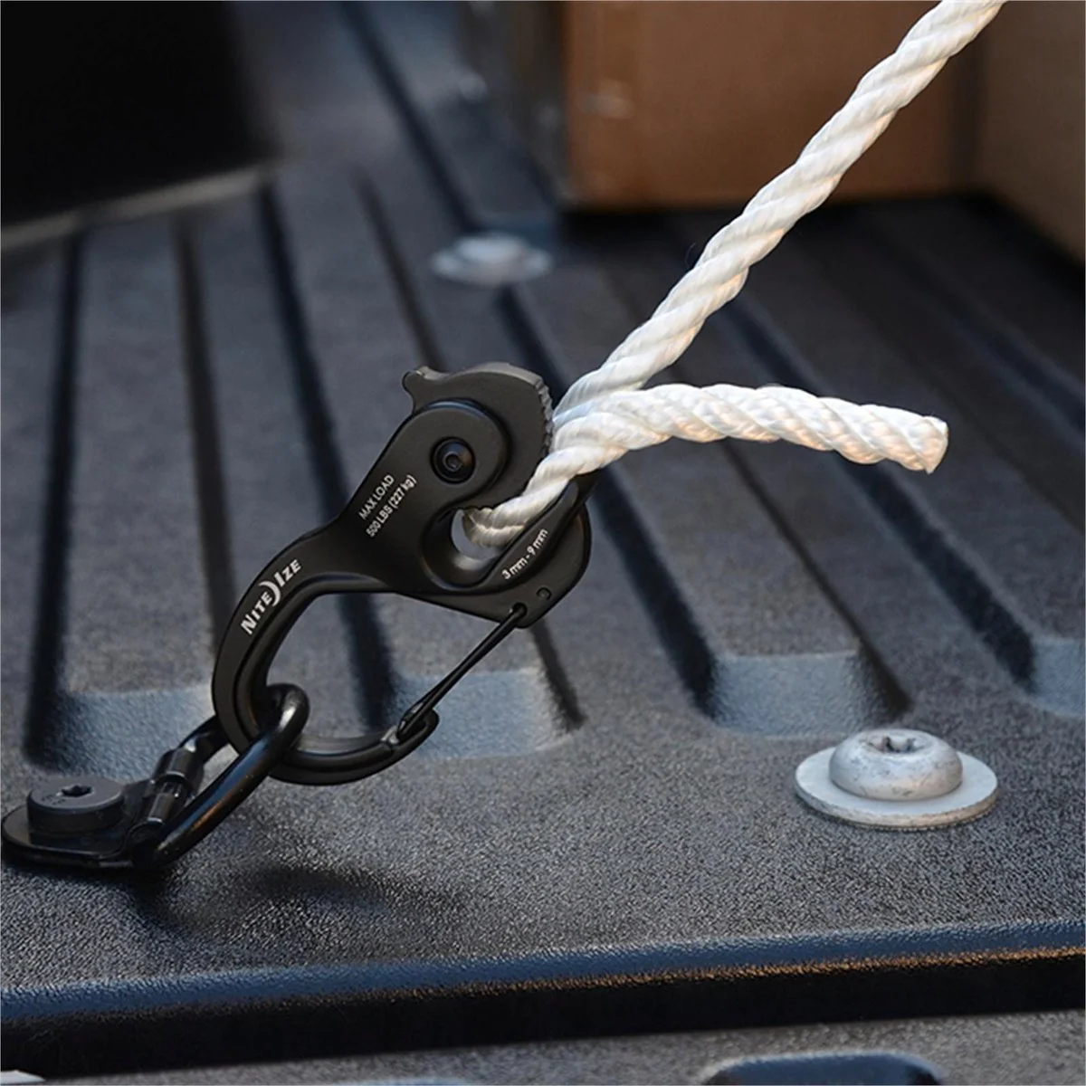 Nite Ize Large Camjam Xt Aluminium Rope and Cord Tighteners - 500 lbs - Black - Image 3
