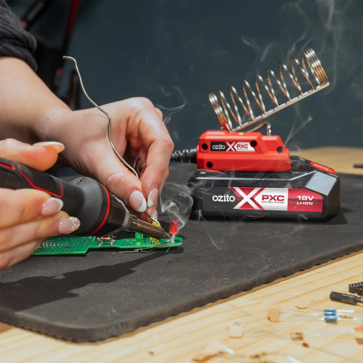Ozito PXC 18V Soldering Iron Skin Only - 480°C Dual Temperature Modes - Image 3