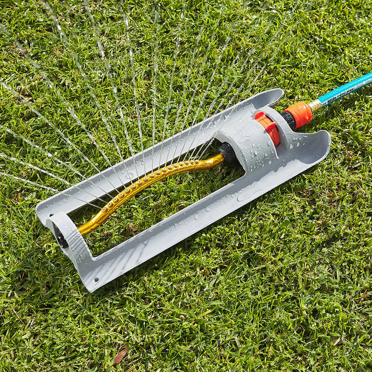 Pope Rainmaker Oscillator Garden Sprinkler - 17 Nozzles - 16m x 14m Coverage - Image 3