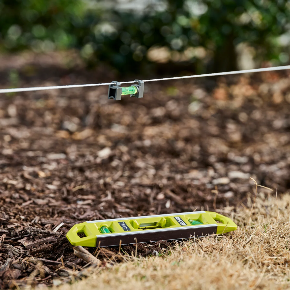 Ryobi 255mm 2 in 1 Torpedo Line Level - Magnetic Base - Durable Aluminium - Accurate Leveling - Image 4