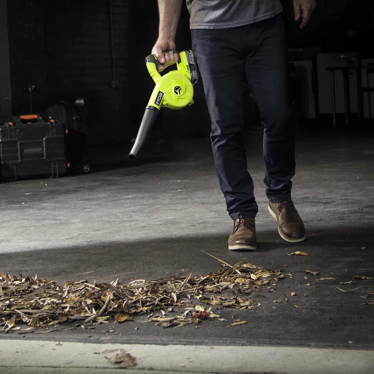 Ryobi Workshop Blower - 18V - 2.0Ah Battery - Variable Speed - Image 3
