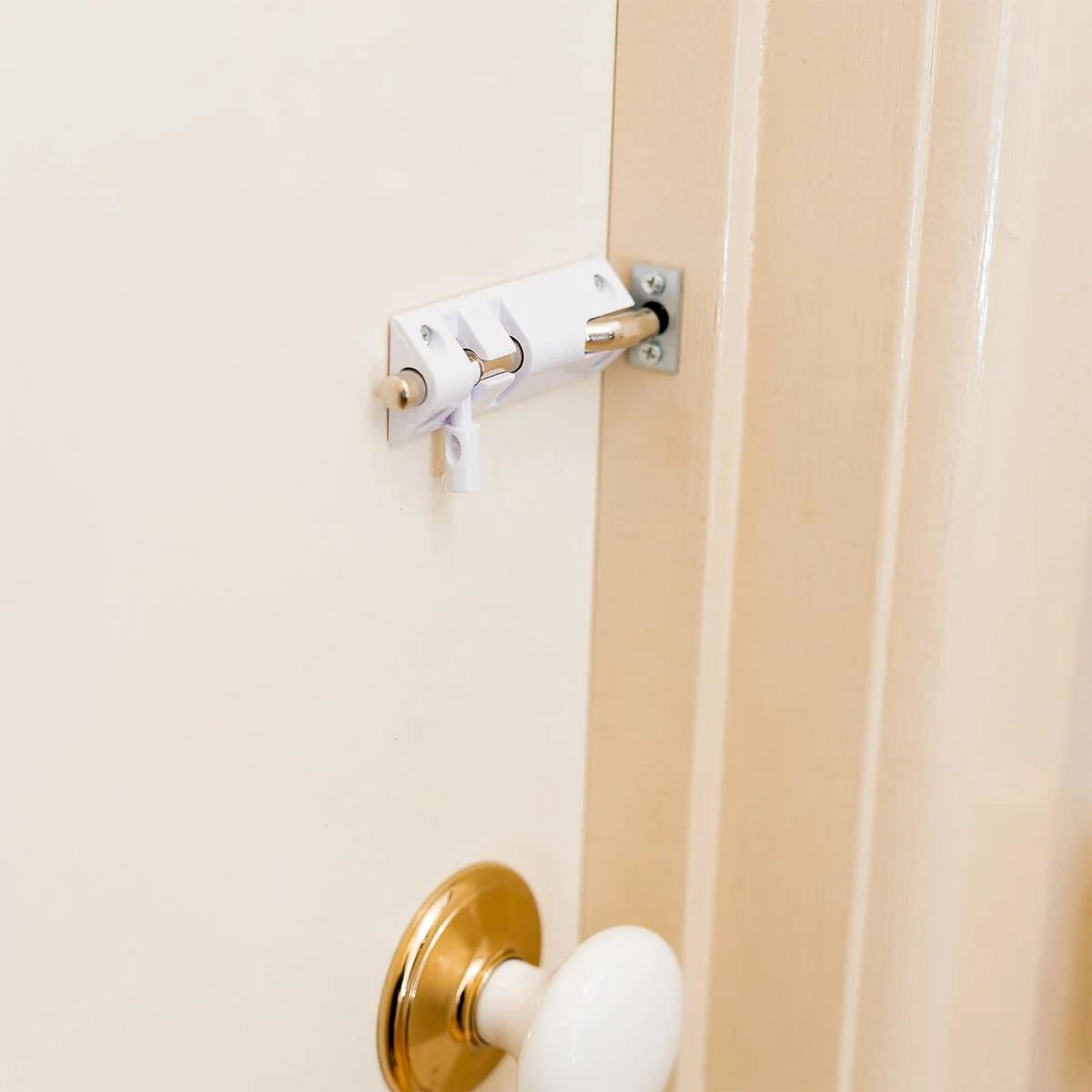 Taskmaster 75mm Plastic Offset Bolt - Light-Duty Gate Lock - 1 Pack - Image 5