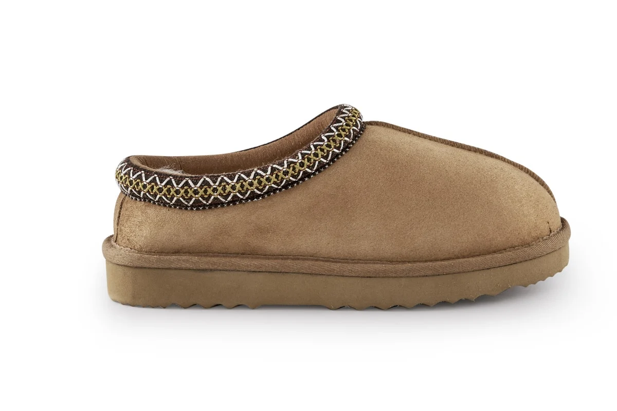 UGG Outback Braided Slip On Boot (Chestnut) - Image 3