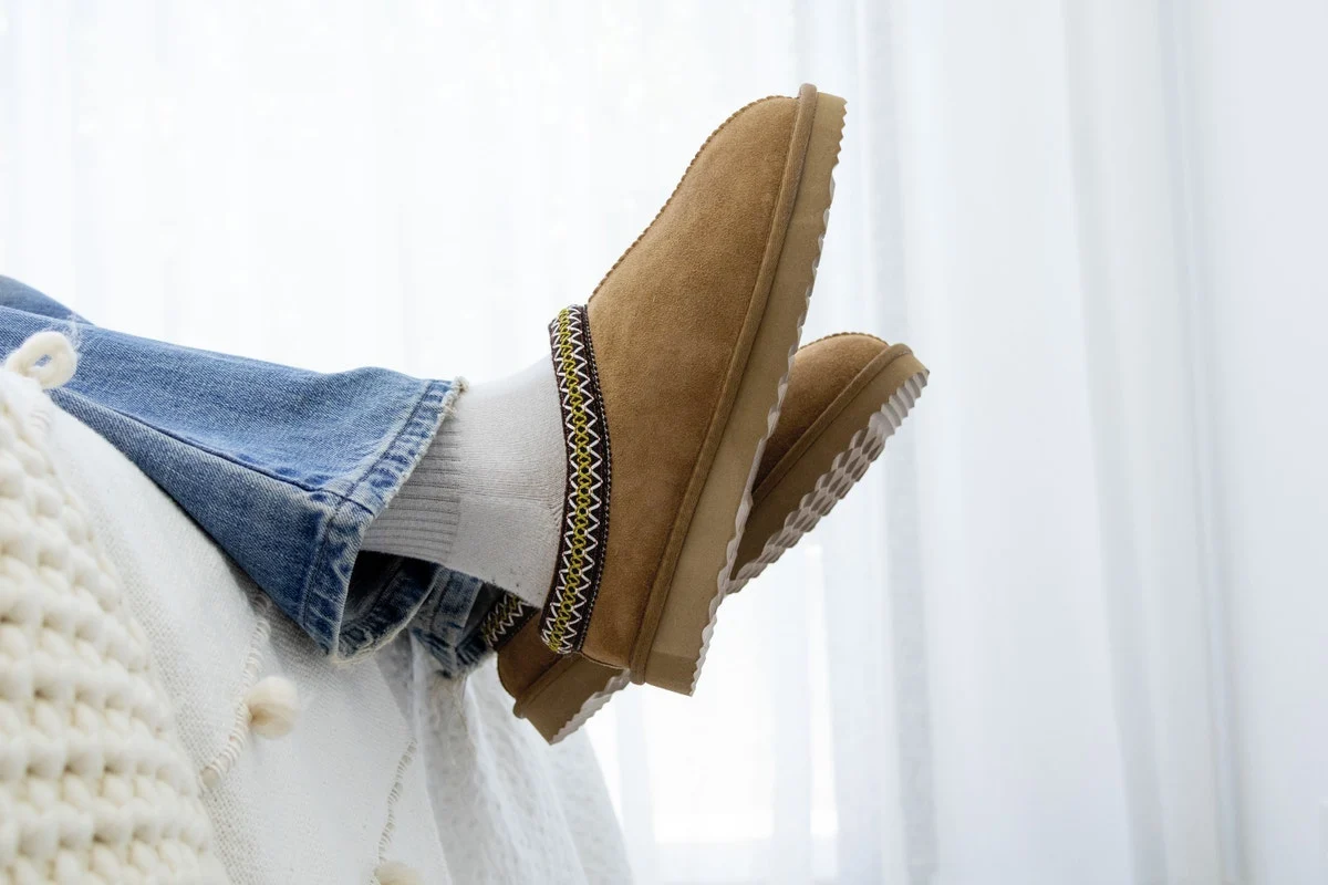 UGG Outback Braided Slip On Boot (Chestnut) - Image 9