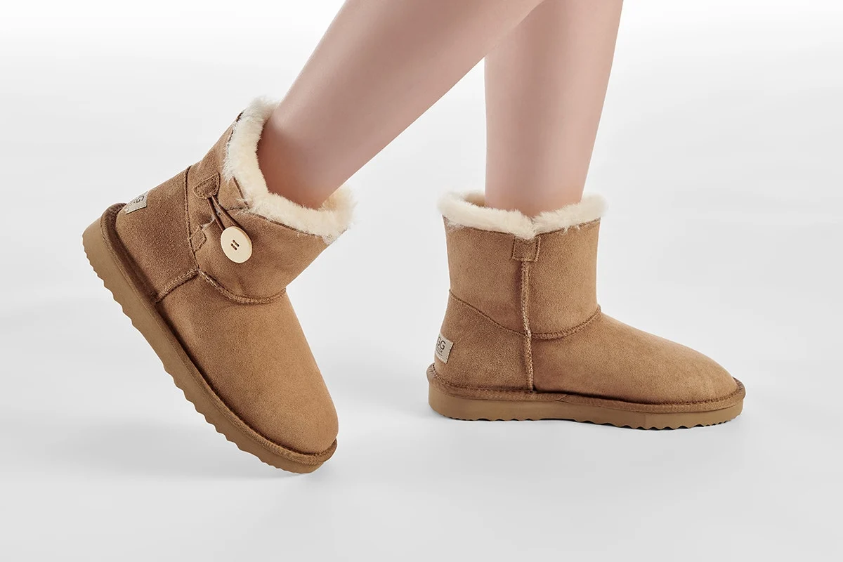 UGG Outback Premium Australian Sheepskin Short Button Boot Chestnut - Image 6
